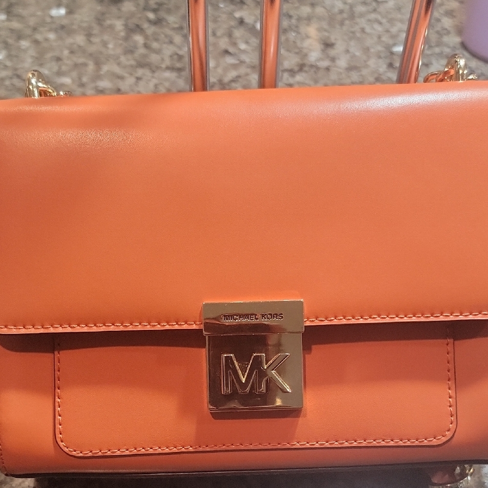 MICHAEL Michael Kors Orange Leather Shoulder Bag